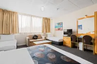 Adelaide International Motel - Motels
