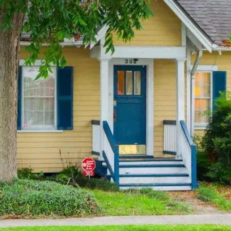 Spacious Corporate Lodging in Downtown Lafayette
