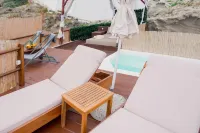 Santorini Luxury Suite w  Rooftop HotTub   SeaView