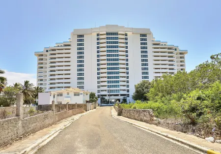 Beachfront Condos Las Olas Sleeps 6 Отели в г. Гуайяканес