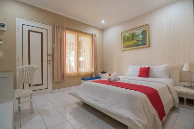 RedDoorz Near Setrasari Mall 2 Hotels in Sukajadi