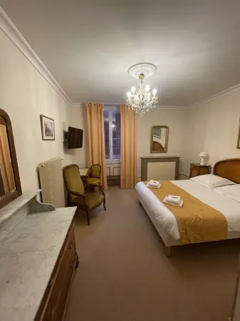 Hôtel Continental Отели рядом с достопримечательностью «Buvette et Source Cachat»