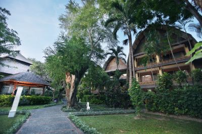 庭 メルキュール リゾート サヌールの写真