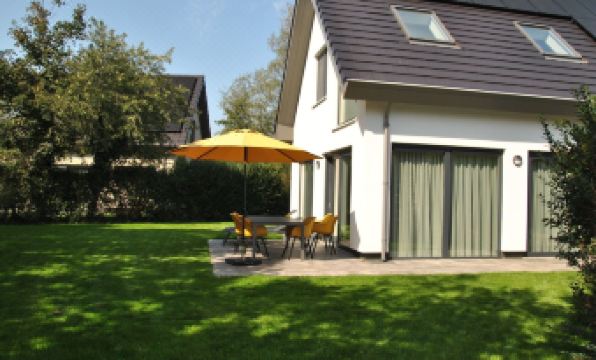 Great Holiday Home Energy Neutral on Texel with Sauna and Sun Shower
