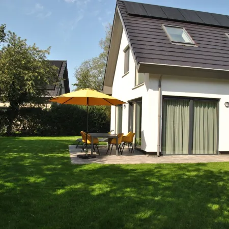 Great Holiday Home Energy Neutral on Texel with Sauna and Sun Shower