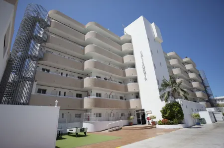 Coral California - Adults Only