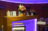 De Vere Cotswold Water Park - spa