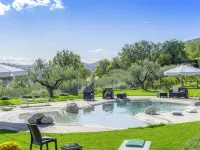 Lavish Home in Fermo with Pool