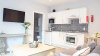 Modern Apartment in Stratford Upon Avon with Parking Wifi and Netflix Hotels in Old Stratford and Drayton