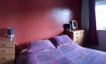 3-Bed House Sleeps 5 5 Min Walk from City Centre