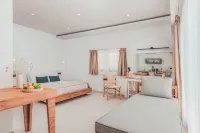 Plakakia Luxury Apartments Hotels near Makrigialos Beach