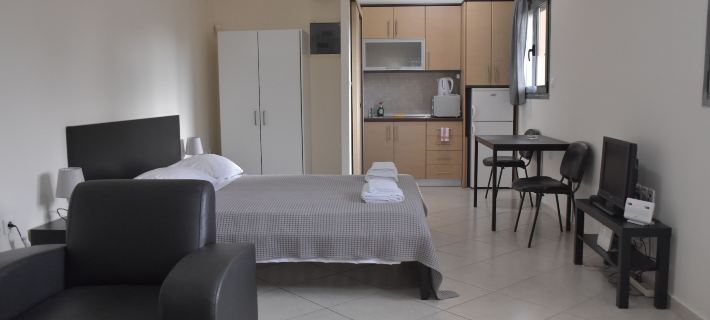 Avr Deluxe Suites 4 Airport Free Shuttle Hotels in Markopoulo Mesogaias