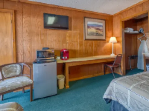 Sabinal Inn Hotels in Uvalde County