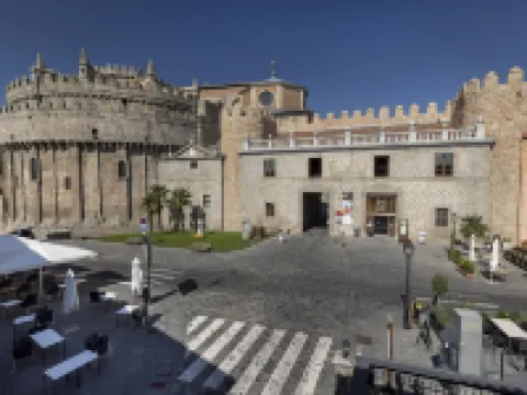 Hostal Restaurante Puerta del Alcázar Hotels in Avila