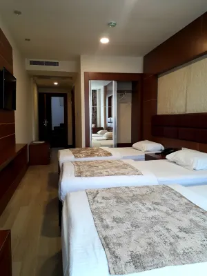 白宮酒店 鄰近Kopmuş Plajı的酒店