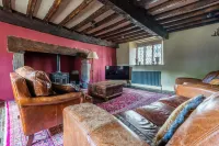 4 Bed Cottage - Sleeps 8 - Pets - Garden - Parking Hotel a Caerleon