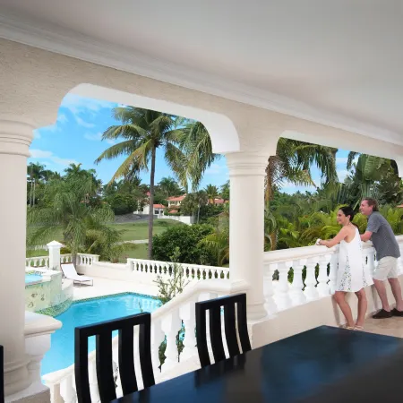 Luxury Villas - Mandatory All-Inclusive