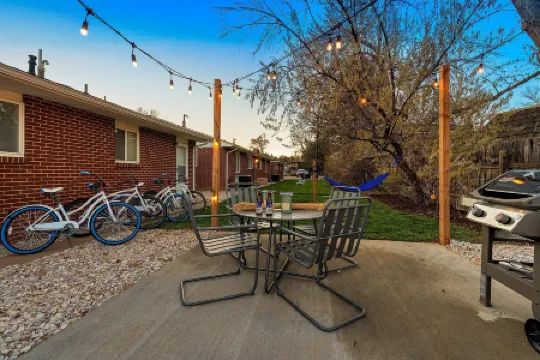 Hidden Gem Near Old Town | Grill & Cruiser Bikes!