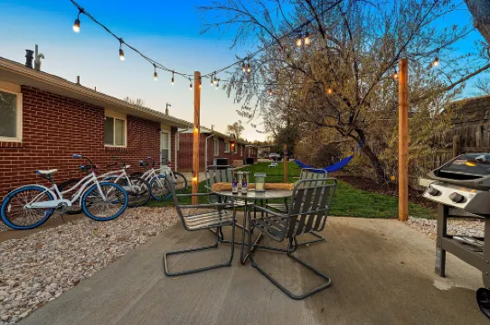 Hidden Gem Near Old Town | Grill & Cruiser Bikes!