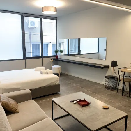 M17 Studios & Suites in the Heart of Athens Отели рядом с достопримечательностью «Станция метро Monastiraki»