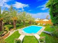Villa Karteros with Private Swimming Pool Hotels in Karteros