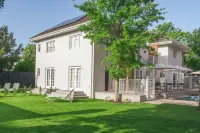 Rozenburg Guest House