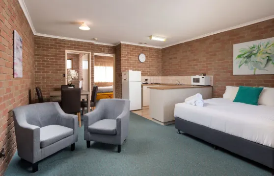 科羅瓦賓德瑞假日公園汽車旅館