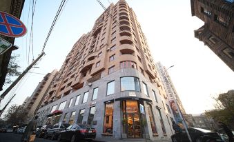 Rooftop City View Apartments