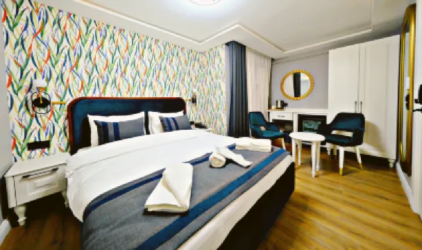 เดอะ เซนต์ โฮเทล โรงแรมใกล้จตุรัสทักซิม