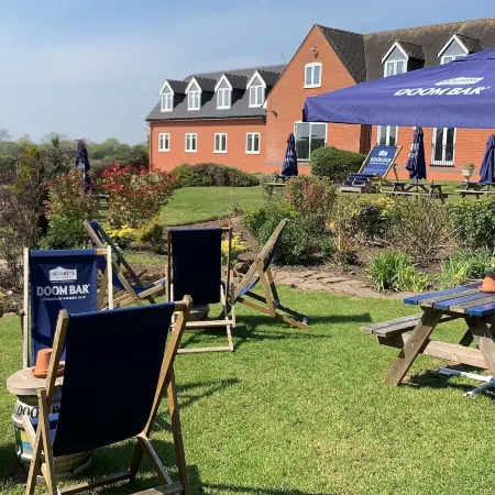 Strawberry Bank Hotel, NEC