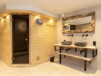 圍繞熱水浴缸的雅緻小屋在奧代涅