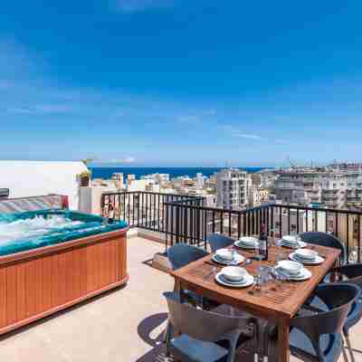 Seashells Penthouse Hot Tub Seaview by Getaways Malta Fitness & Recreational Facilities