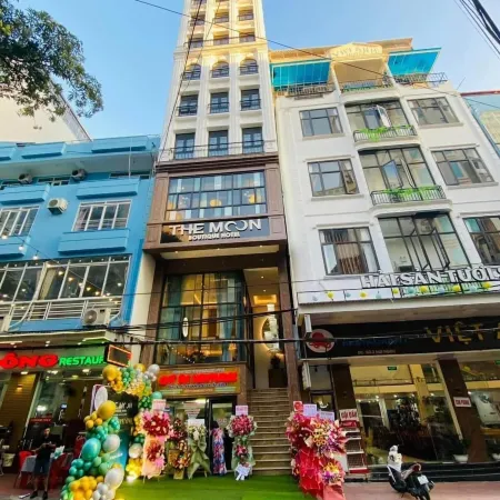 The Moon Boutique Hotel Cat Ba Отели рядом с достопримечательностью «Порт Cat Ba»