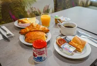 B&B Hotel Marseille Centre la Joliette - breakfast
