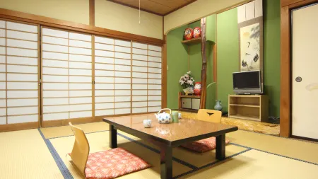 Minshuku Sampo Отели рядом с достопримечательностью «Ogano Shrine»