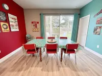 Sanford's Retro Retreat