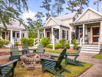 Cozy Cottage with Pool and Dining Options - Charming Waterfront Retreat Hotels in Pamlico County