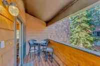 Ski-in/Ski-Out and Creek Views - Charming Alpine Retreat