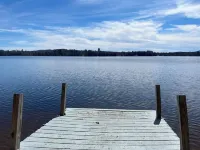 Charming, newly renovated pet-friendly, lake front cottage on Little Wolf Pond!