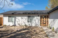 Game Room and Hot Tub with Mountain Views - Charming Retreat
