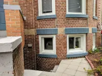 Spacious Garden Level Retreat with Cozy Kitchenette - Charming Oasis Hotels in Flatbush