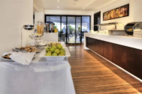 Livadhiotis City Hotel