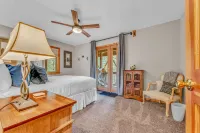 Modern Kitchen and Spacious Deck with Views - Charming Scenic Retreat