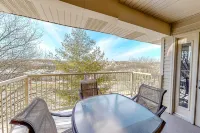 Family-Friendly Condo with Free WiFi, Balcony, & Shared Pool/Hot Tub/Sauna Hotels in Branson
