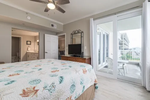 Breathtaking Gulf Views and Luxurious Amenities - Charming Coastal Haven