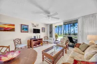 Ground Floor Oceanfront, Walk Out to Beach Hotels in Kīhei