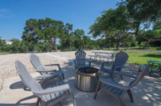 Casita Del Lago Azul (Lakeside Escape at Casita del Lago Azul)