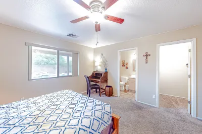 Local Living in Apache Junction Hotels near Superstition Asylum