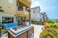 Cozy Beach Living with Large Patio & Garage Parking - Sleeps 4