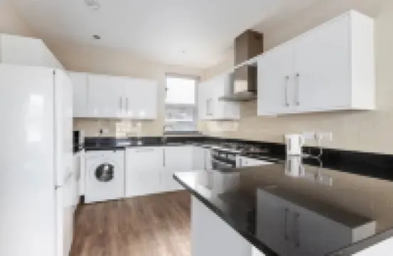 The Grand Spacious Two Bed Apartment